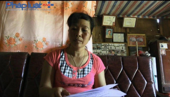 Chị Trần Thị Thúy tố cáo ông Nghiêm Xuân N nhiều lần xâm hại tình dục con gái mình (Ảnh: Tiến Vũ)
