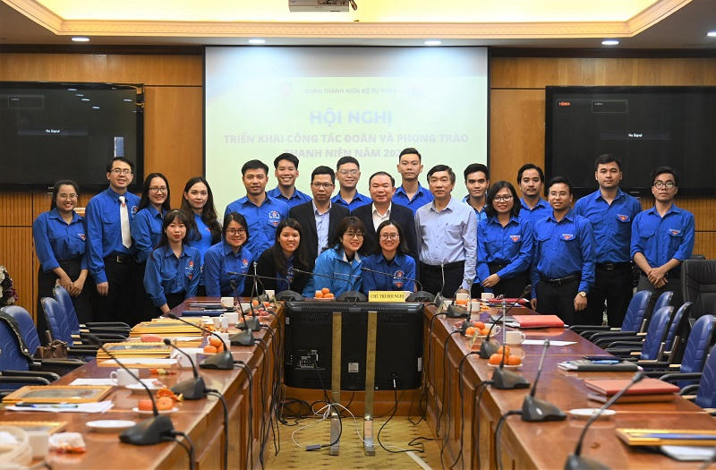 79C52EE2-9AB3-4B39-870A-17E366B7E0CF.