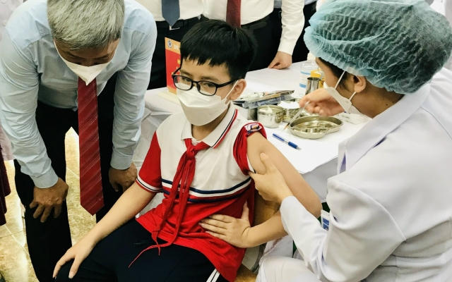 Khi nào Hà Nội tiêm vaccine cho trẻ từ 5-11 tuổi?