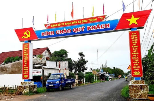 Cổng chào xã nông thôn mới Giục Tượng (huyện Châu Thành, tỉnh Kiên Giang). (Ảnh: VGP)