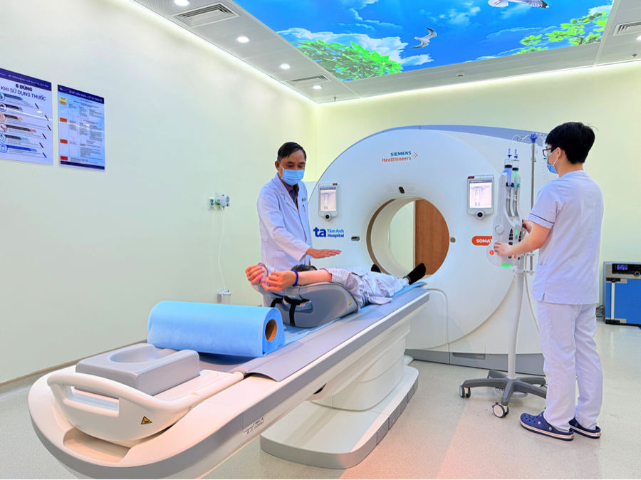“Siêu máy” CT hơn 100.000 lát cắt phục vụ tầm soát, chẩn đoán bệnh cho những người dân TP.HCM đầu tiên trong ngày công bố vận hành. Ảnh: Bệnh viện Đa khoa Tâm Anh.