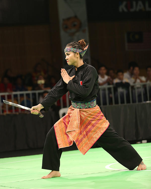 Cận cảnh nhan sắc của hoa kh&ocirc;i Pencak Silat Việt Nam