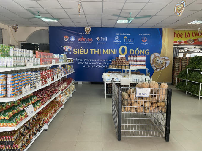 Hơn 60 mặt hàng phong phú đã có mặt tại Siêu thị mini 0 đồng - Quận Hai Bà Trưng