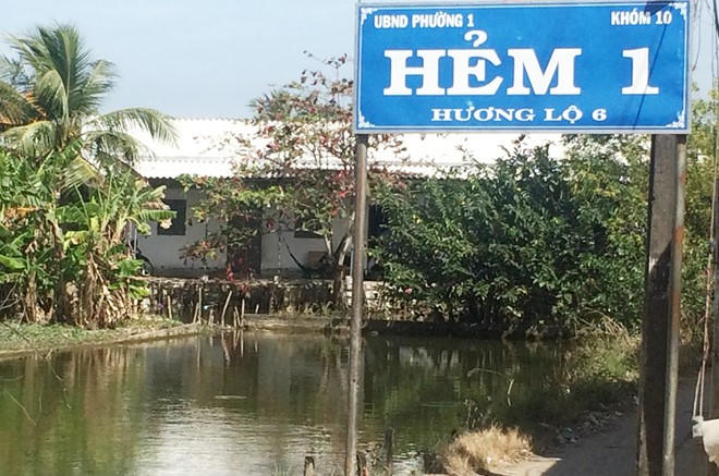 Dãy nhà trọ bên trong là hiện trường vụ án. (Ảnh: Zing.vn)