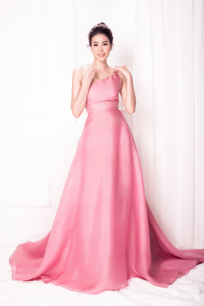 Phạm Hương sang Mỹ điều trị bệnh tuyến giáp, đón sinh nhật tuổi 27 bên mẹ