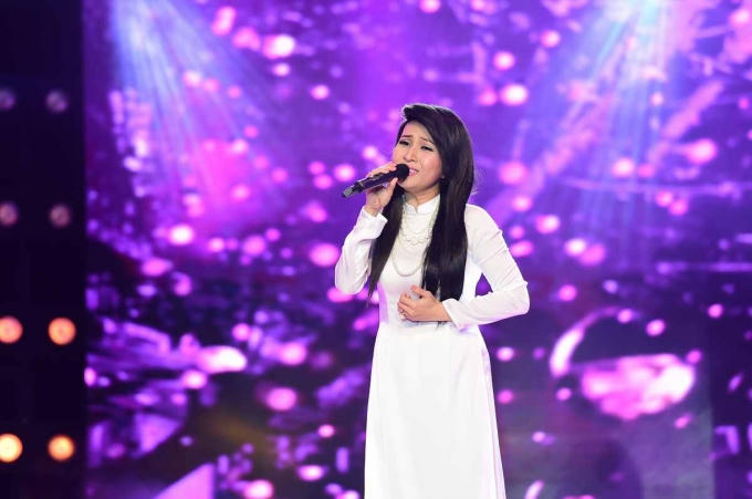 Geisha Nhật Kim Anh vươn lên dẫn đầu đêm thi Phương Dung