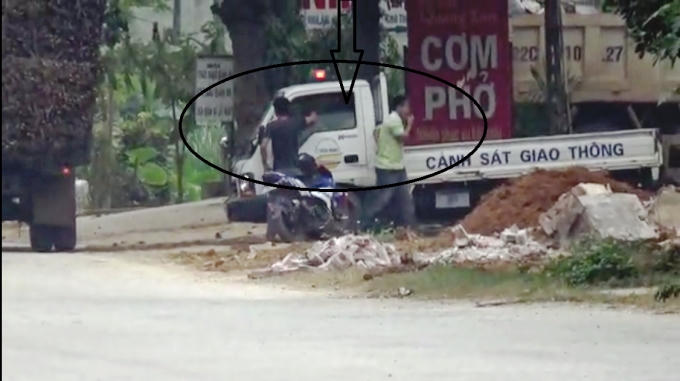 Tuy&ecirc;n Quang: CSGT huyện Chi&ecirc;m H&oacute;a kiểm tra giấy tờ