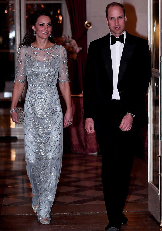 Theo Guardian, Hoàng tử William và Công nương Catherine đã đi máy bay riêng từ London tới Paris, và sau đó tới điện Elysee để có cuộc gặp với Tổng thống Pháp Hollande. (Ảnh: Reuters)