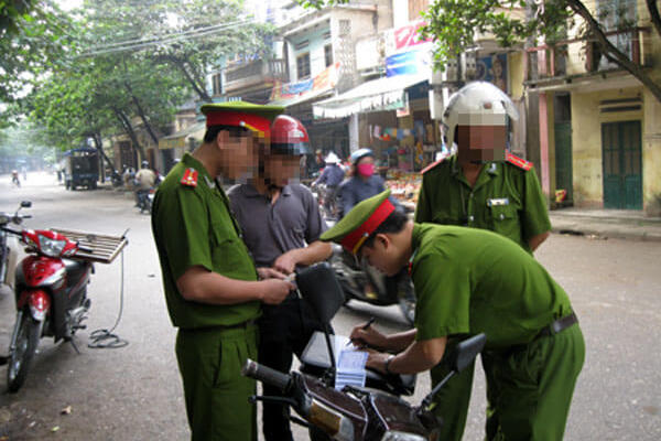 Theo Thông tư mới, từ ngày 15/9 Công an phường có được dừng phương tiện giao thông?