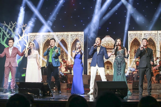 Các nghệ sĩ tham gia đêm nhạc vinh danh nhạc sĩ Trần Thiện Thanh và Anh Bằng với chủ đề "Lâu đài tình ái".