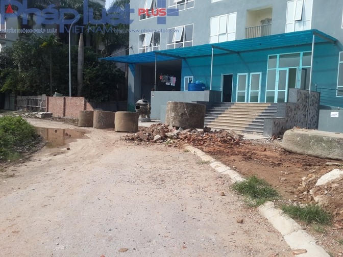 Lãnh đạo UBND phường Cổ Nhuế 2 cho biết, hiện tại con đường này đang trong quá trình thi công.