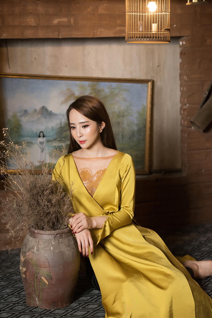 Quỳnh Nga mặc áo dài Tết