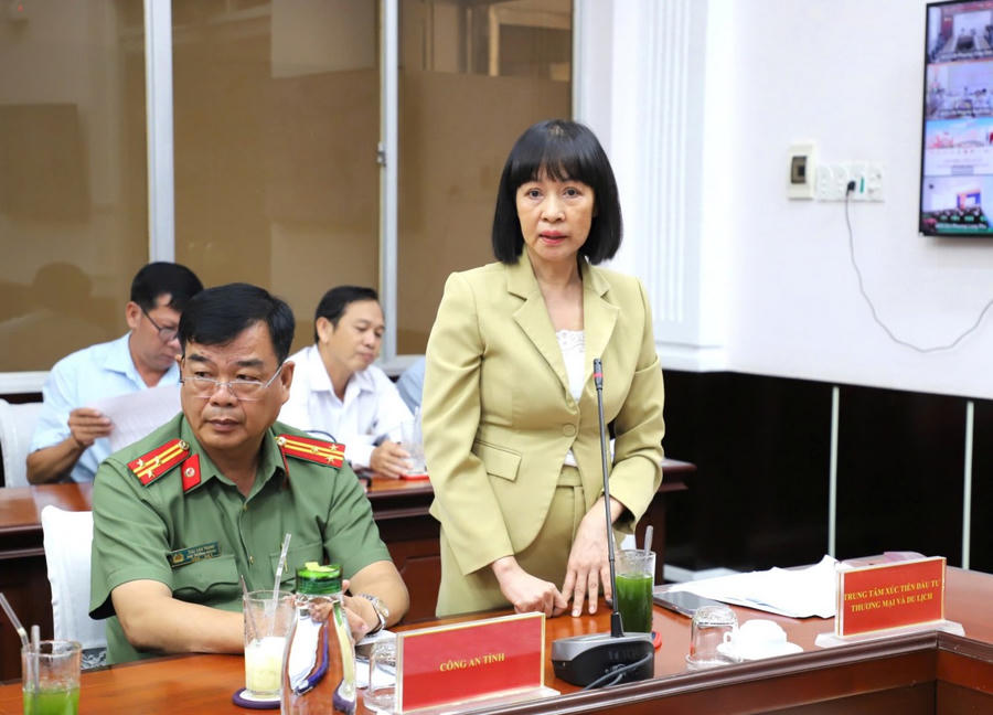 Bà Quảng Xuân Lụa - Giám đốc Trung tâm Xúc tiến Đầu tư, Thương mại và Du lịch tỉnh An Giang phát biểu tại buổi làm việc