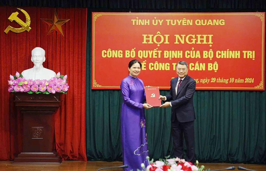 Bà Hà Thị Nga, tân Bí thư Tỉnh ủy Tuyên Quang.