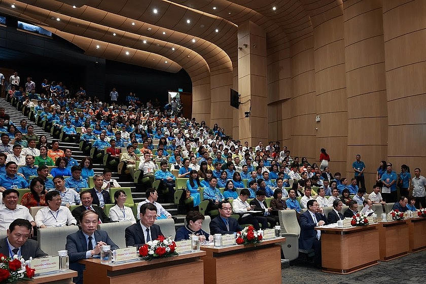 Đông đảo đại biểu tham dự diễn đàn “Nâng cao năng suất lao động Quốc gia năm 2024” do Tổng Liên đoàn Lao động Việt Nam tổ chức sáng 26/5. (Ảnh:VGP).