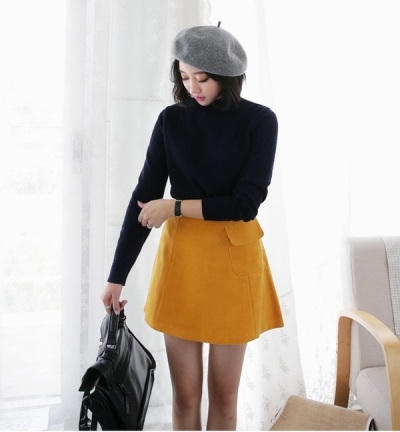 Vì thế, các bạn nên chọn những gam màu tối để kết hợp cho phù hợp, nó sẽ giảm được độ chói của màu vàng. Ảnh: internet.