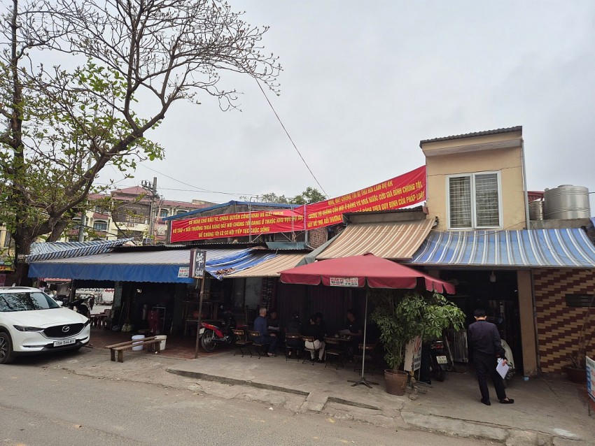 Khu tập thể Bờ Hồ của hơn 20 hộ dân đang sinh sống nằm trong diện bị thu hồi nhưng người dân chưa đồng thuận.