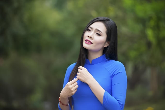 Lương Nguyệt Anh nhiều lần rơi nước mắt vì xúc động khi quay MV "Nhớ mẹ"