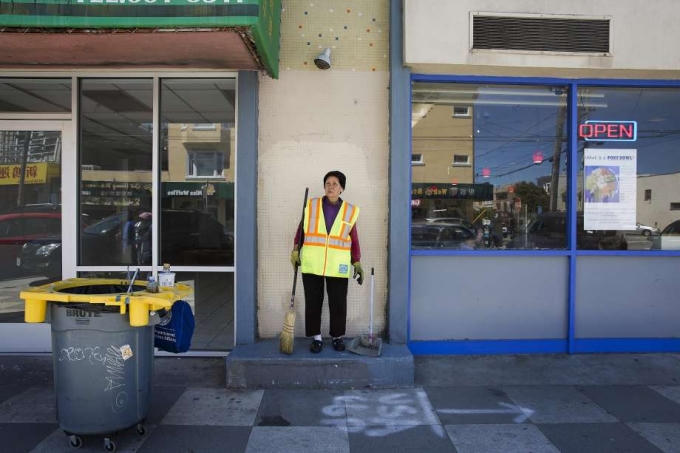 B&agrave; cụ qu&eacute;t r&aacute;c gốc Việt trở th&agrave;nh