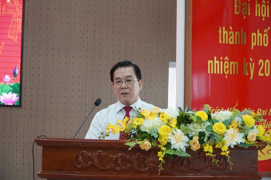 Tân Bí thư Thành ủy Rạch Giá Phạm Hoàng Nam phát biểu tại Hội nghị công bố quyết định của Ban Thường vụ Tỉnh ủy về công tác cán bộ