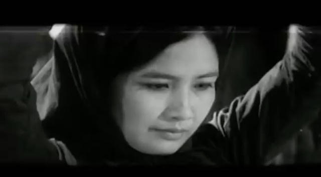 Trong khi nhiều người phản đối Thanh Tú vào vai nữ cán bộ cách mạng vì ngoại hình hiện đại, ăn chơi thì đạo diễn Trần Đắc kiên quyết nhắm chị vào vai này.