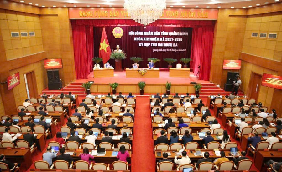 Quang cảnh kỳ họp thứ 23 HĐND tỉnh Quảng Ninh khóa XIV .