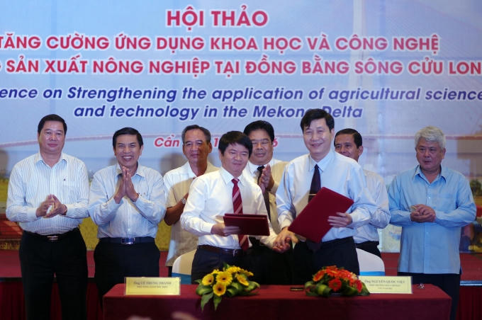 PTGĐ BIDV Lê Trung Thành ký kết tài trợ.