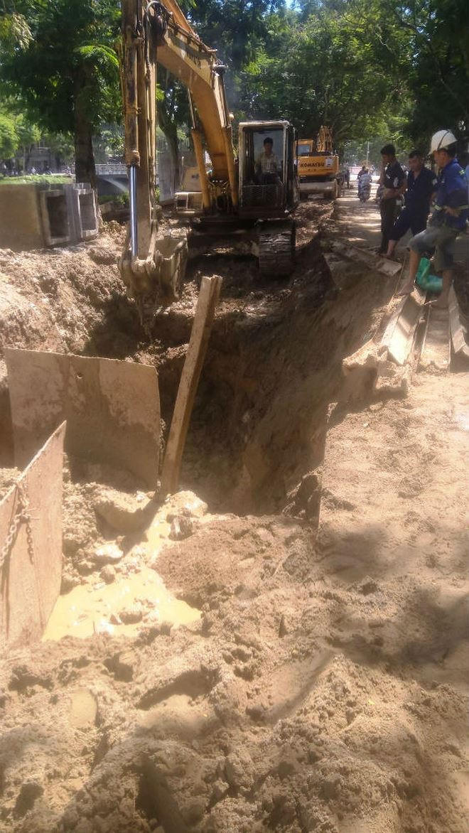 Đường phố ngổn ngang vì dự án “ì ạch”.