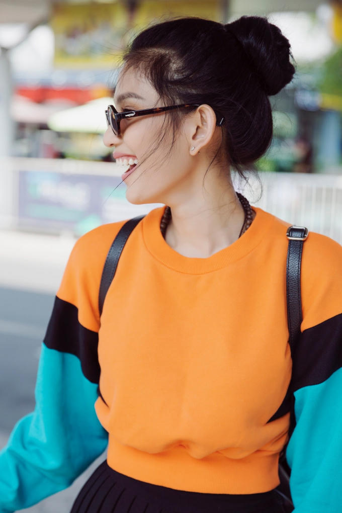 Lần gần nhất á hậu Trương Thị May góp mặt trong một dự án điện ảnh là từ năm 2009 khi cô đảm nhận vai chính bộ phim Đường đua của đạo diễn Nguyễn Trọng Hải. Trong năm 2011, May cũng có góp mặt trong bộ phim truyền hình dài 30 tập của đạo diễn Nguyễn Thành Vinh - Châu Sa.