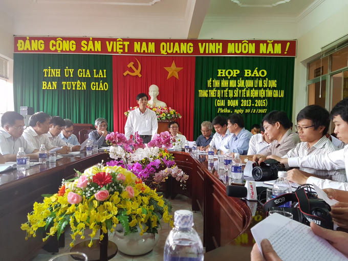 Ông Trần Đình Hiệp - Phó Trưởng Ban Tuyên giáo Tỉnh ủy Gia Lai phát biểu tại buổi họp báo.