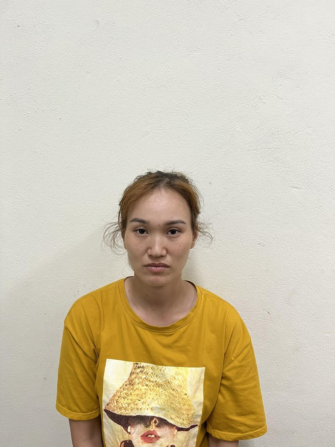 Đối tượng Nguyễn Thị Huệ tại cơ quan công an.