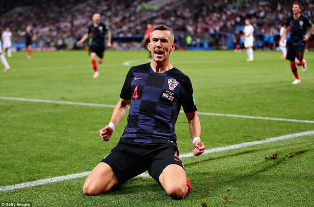 Trước đó, Perisic có pha ghi bàn ấn tượng gỡ hòa 1-1 ở phút 68