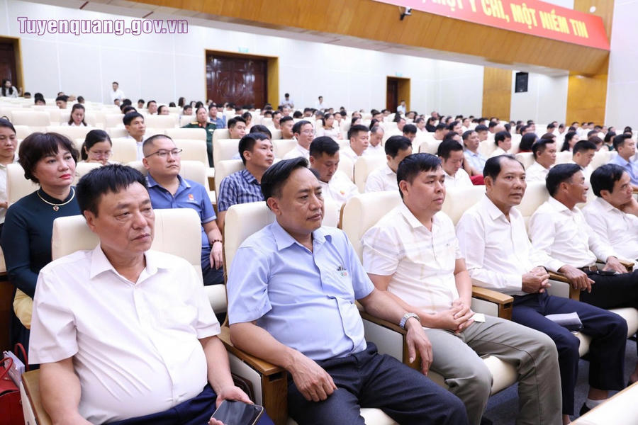 Các doanh nhân dự hội nghị.