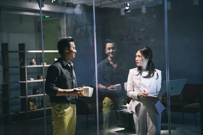 Mỹ T&acirc;m ch&iacute;nh thức tung MV ca kh&uacute;c nhạc phim &ldquo;x&eacute; m&acirc;y&rdquo; nhất trong &ldquo;Chị Trợ L&yacute; Của Anh&rdquo;