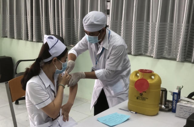 Cần Thơ đặt mục tiêu 50% người dân từ 18 tuổi trở lên được tiêm vắc xin Covid-19