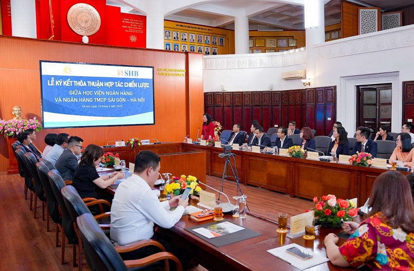 Tổng Giám đốc Ngô Thu Hà phát biểu tại buổi lễ.