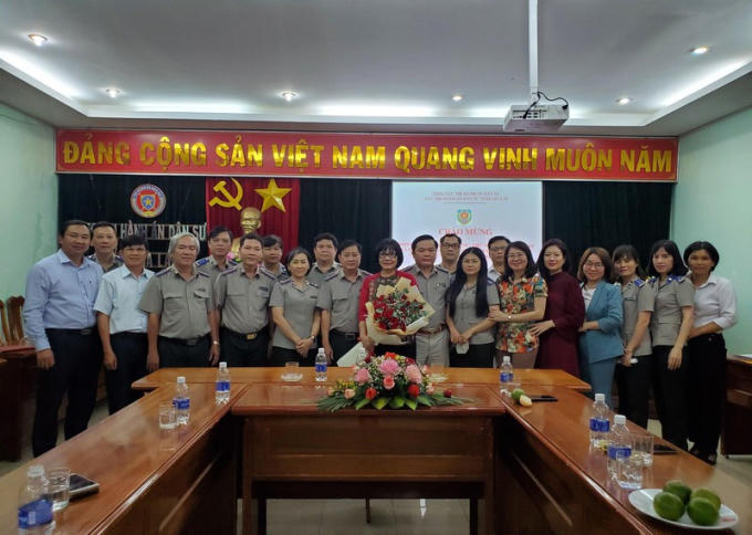 Thứ trưởng Bộ Tư pháp Đặng Hoàng Oanh làm việc với Cục Thi hành án dân sự tỉnh Gia Lai.