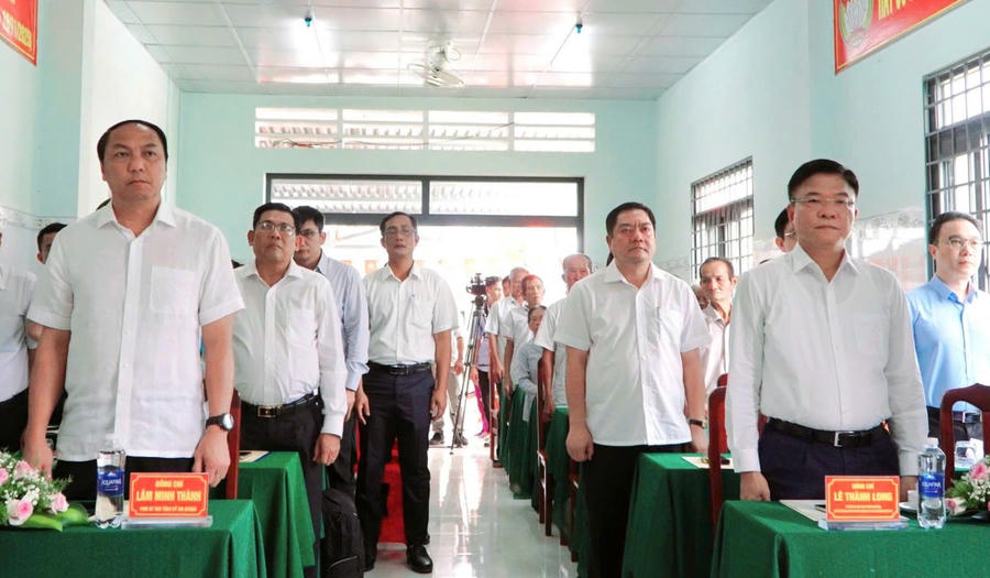 Phó Thủ tướng Lê Thành Long dự Ngày hội Đại đoàn kết toàn dân tộc tại khu phố Minh Long, xã Châu Thành, tỉnh An Giang.