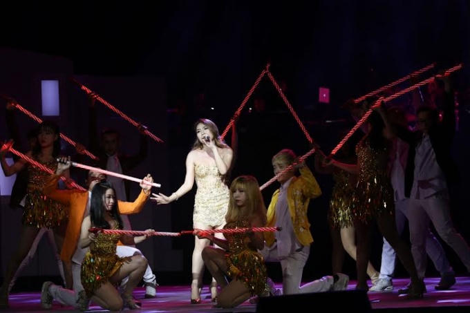 Mỹ Tâm chỉ nhờ đạo diễn Nguyễn Quang Dũng đạo diễn về sân khấu