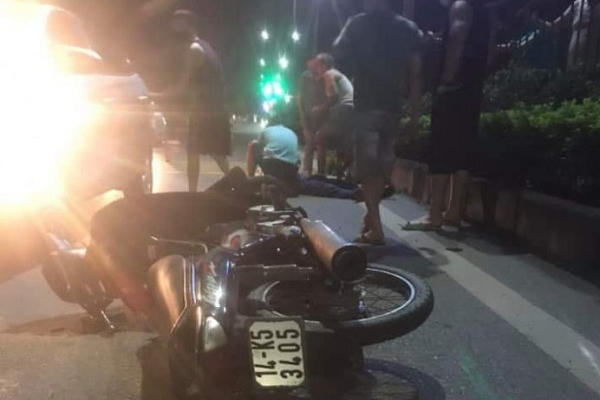 Điều khiển xe thiếu quan sát gây tai nạn, tài xế xe máy bị thương nặng