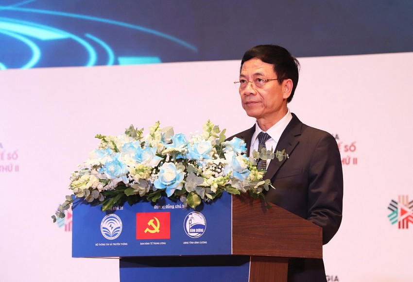 Bộ trưởng Bộ Thông tin & Truyền thông - Nguyễn Mạnh Hùng tại diễn đàn quốc gia về phát triển kinh tế số và xã hội số được tổ chức lần thứ 2 tại Bình Dương.