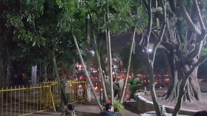 Bên trong khuôn viên của đền Trần an ninh được đảm bảo tuyệt đối.