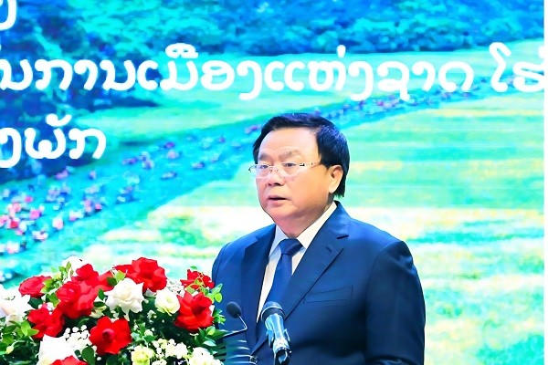 GS.TS Nguyễn Xuân Thắng, Ủy viên Bộ Chính trị, Giám đốc Học viện Chính trị Quốc gia Hồ Chí Minh, Chủ tịch Hội đồng lý luận Trung ương, phát biểu tại hội thảo.