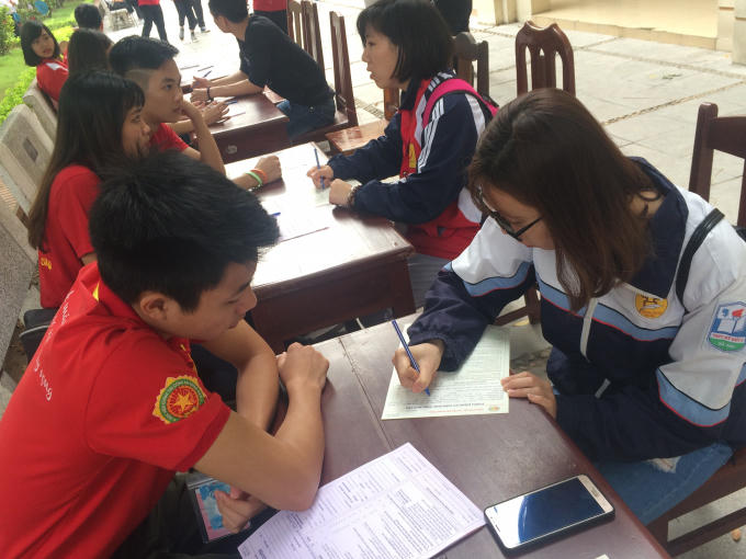 Ngày hội hiên máu thu hút được đông đảo các bạn trẻ tham gia