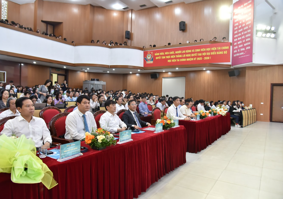 Các Đại biểu tham dự Hội thảo.