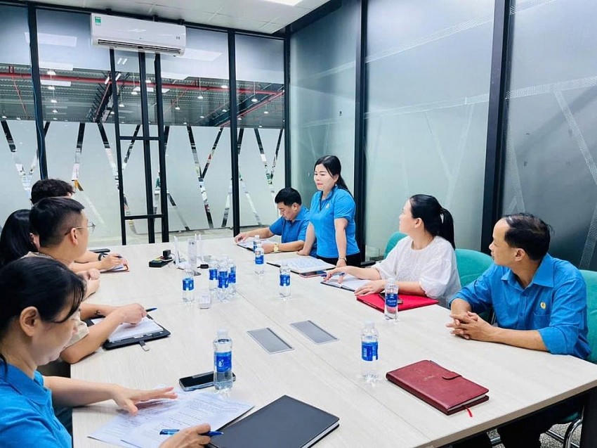 LĐLĐ tỉnh Lào Cai làm việc với công ty TNHH Unico Global YB vào chiều 22/7. (Ảnh: LĐ)