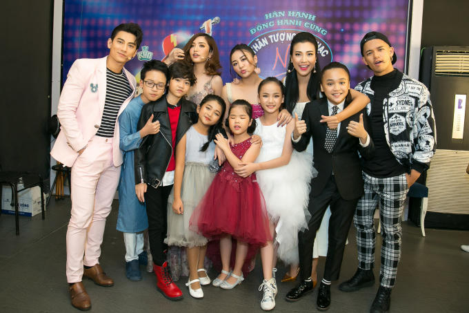 Hoàng Oanh “gục ngã” trên sân khấu sau màn trình diễn xuất sắc