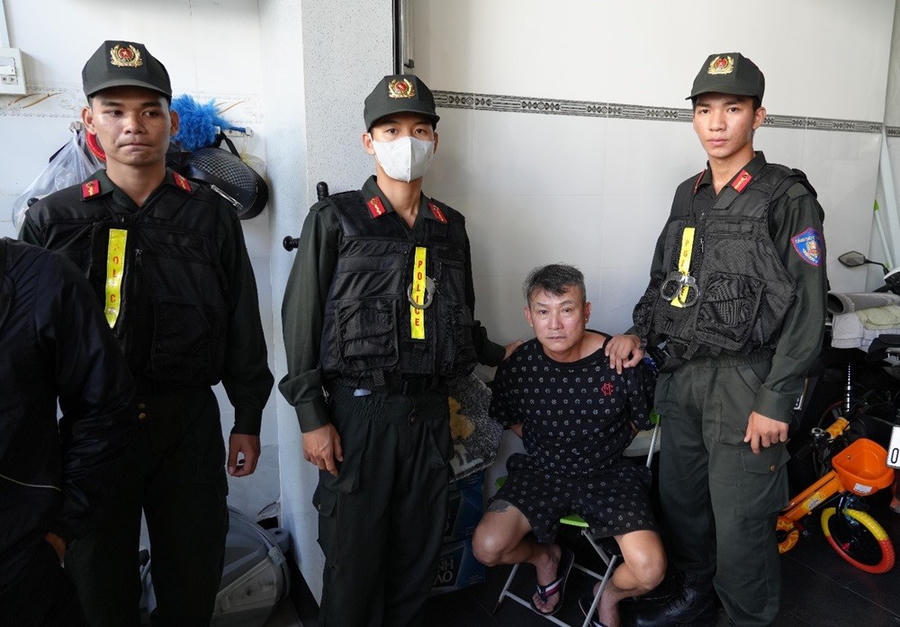 Bắt giữ đối tượng Lâm Hán Tiến. (Ảnh: CALĐ)