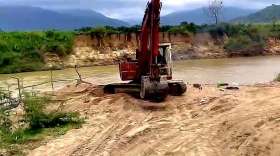 Hút cacts trái phép là nguyên nhân chính làm sạt lở bờ sông