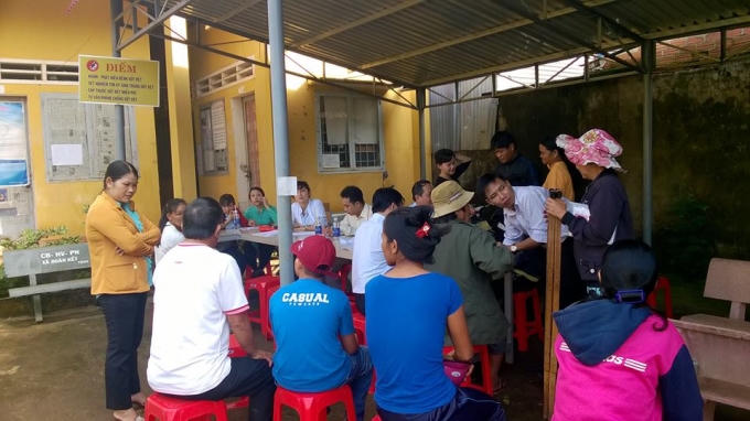 Người ngh&egrave;o, người khuyết tật được kh&aacute;m, chữa bệnh miễn ph&iacute;.